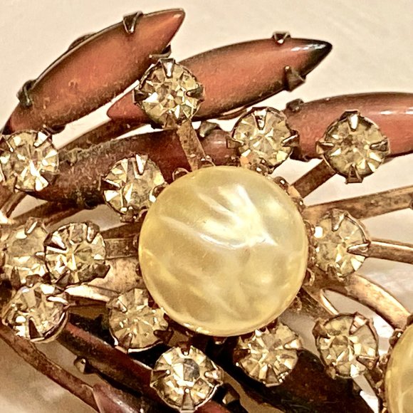 Vintage CATHE Dark Coral, rhinestones and faux pearl Brooch and Earrings Set - Picture 6 of 9